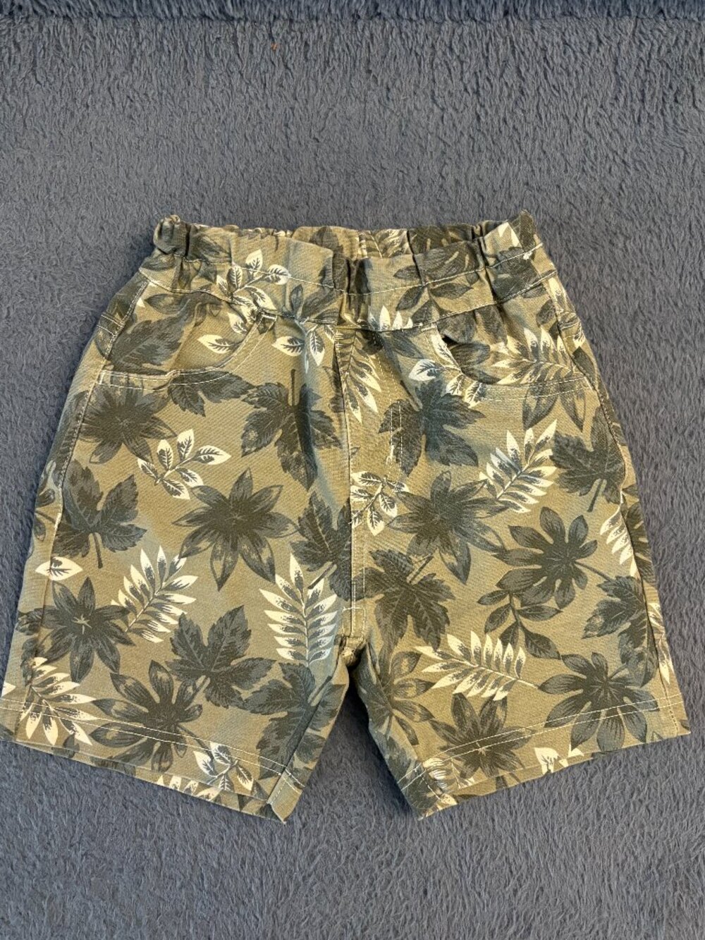 Tropical Print Shorts Size 90 Olive Green